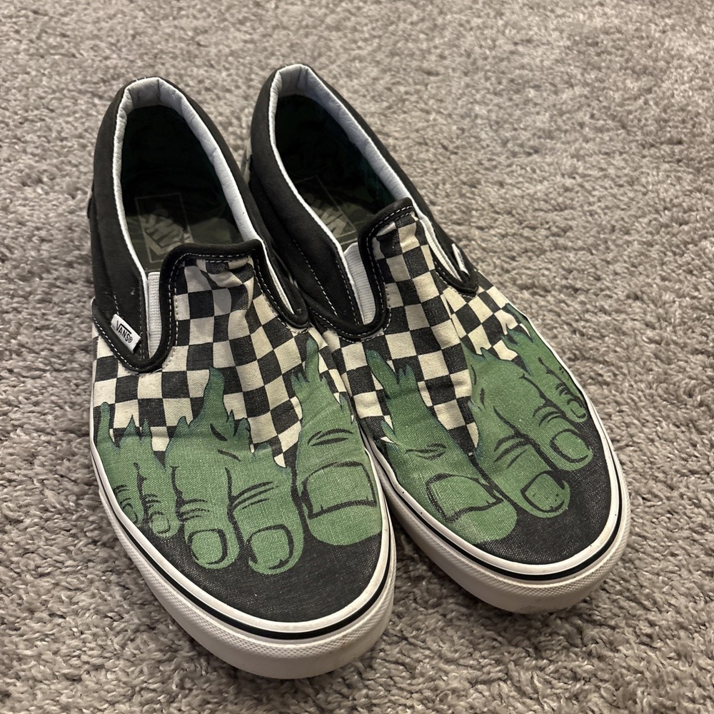 VANS Marvel The Incredible Hulk Size 12 Classic Slip-On Shoes Checkerboard Toes